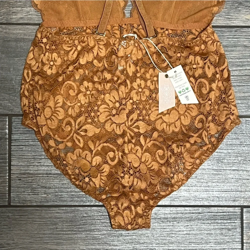 NWT $78 Free People X HAH Comin in Haht Lace Bodysuit Top Size XS Brown Sugar